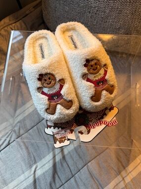 Cozy Cream Gingerbread Appliqué Women's Slippers